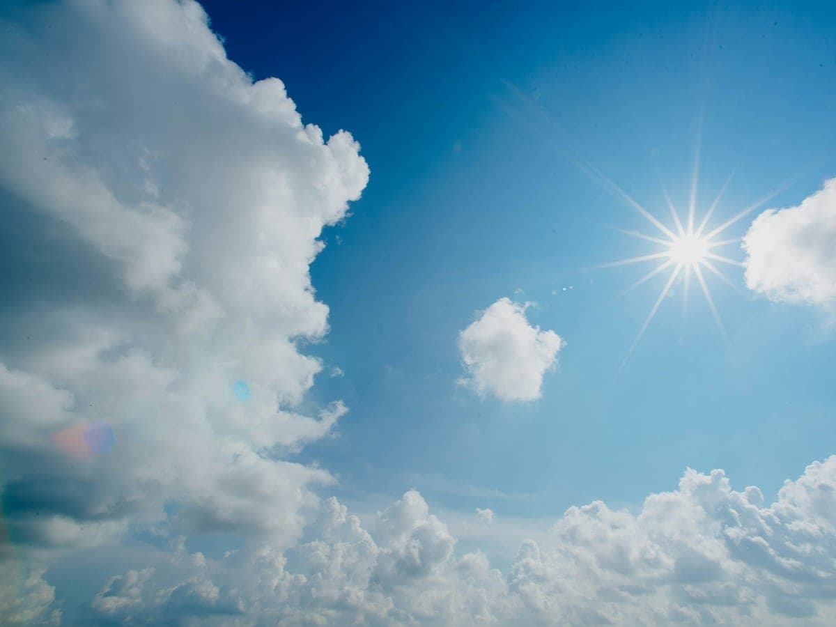 Cielo azul con nubes